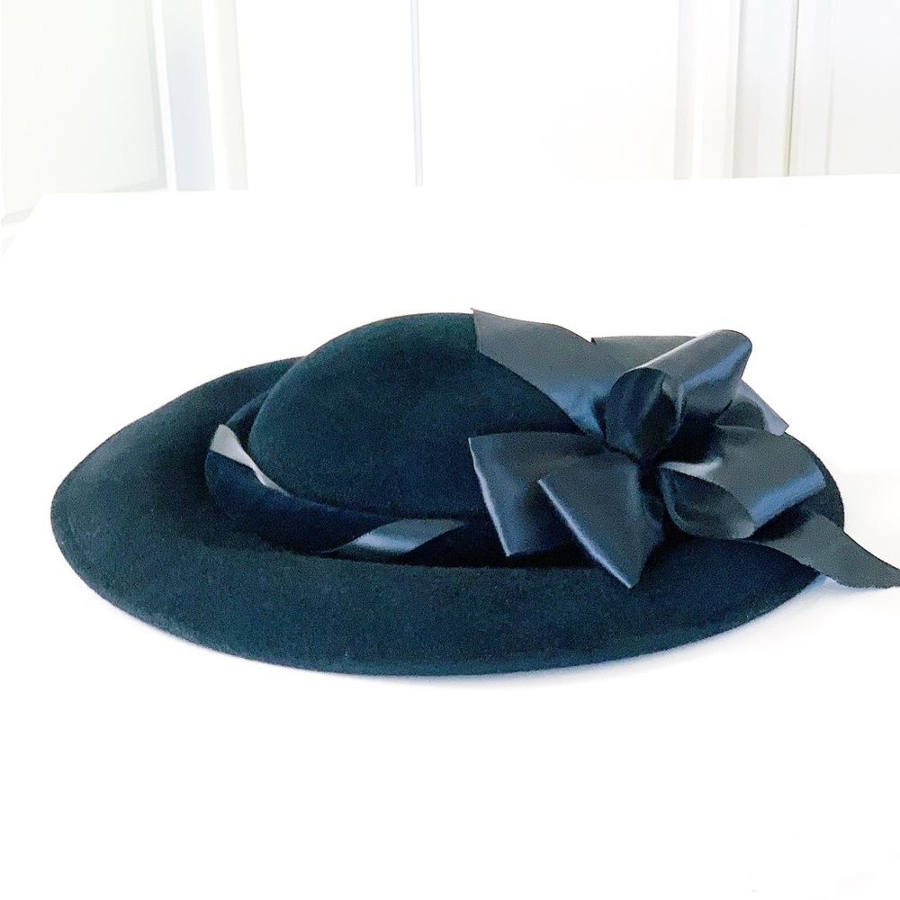 👒 1960’s Sonni San Francisco Black Wool Felt 'Tilt' Hat With Back Strap … - Picture 3 of 8